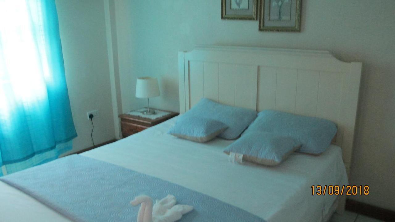 Tropical Breeze Vacation Home And Apartments Νησίδα Γκρος Εξωτερικό φωτογραφία