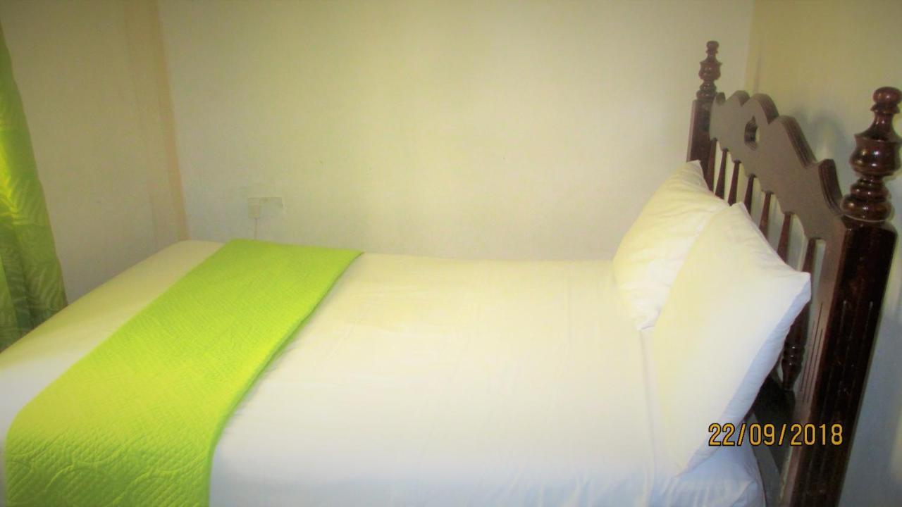 Tropical Breeze Vacation Home And Apartments Νησίδα Γκρος Εξωτερικό φωτογραφία