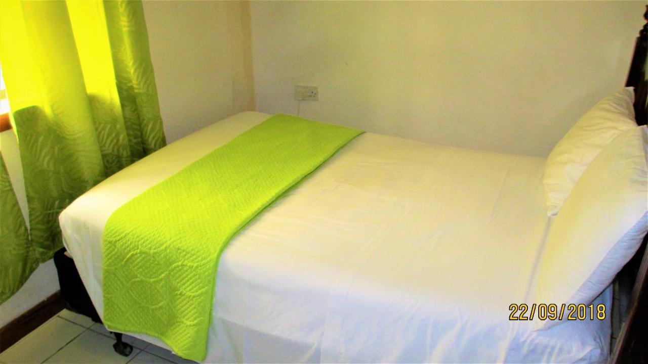 Tropical Breeze Vacation Home And Apartments Νησίδα Γκρος Εξωτερικό φωτογραφία