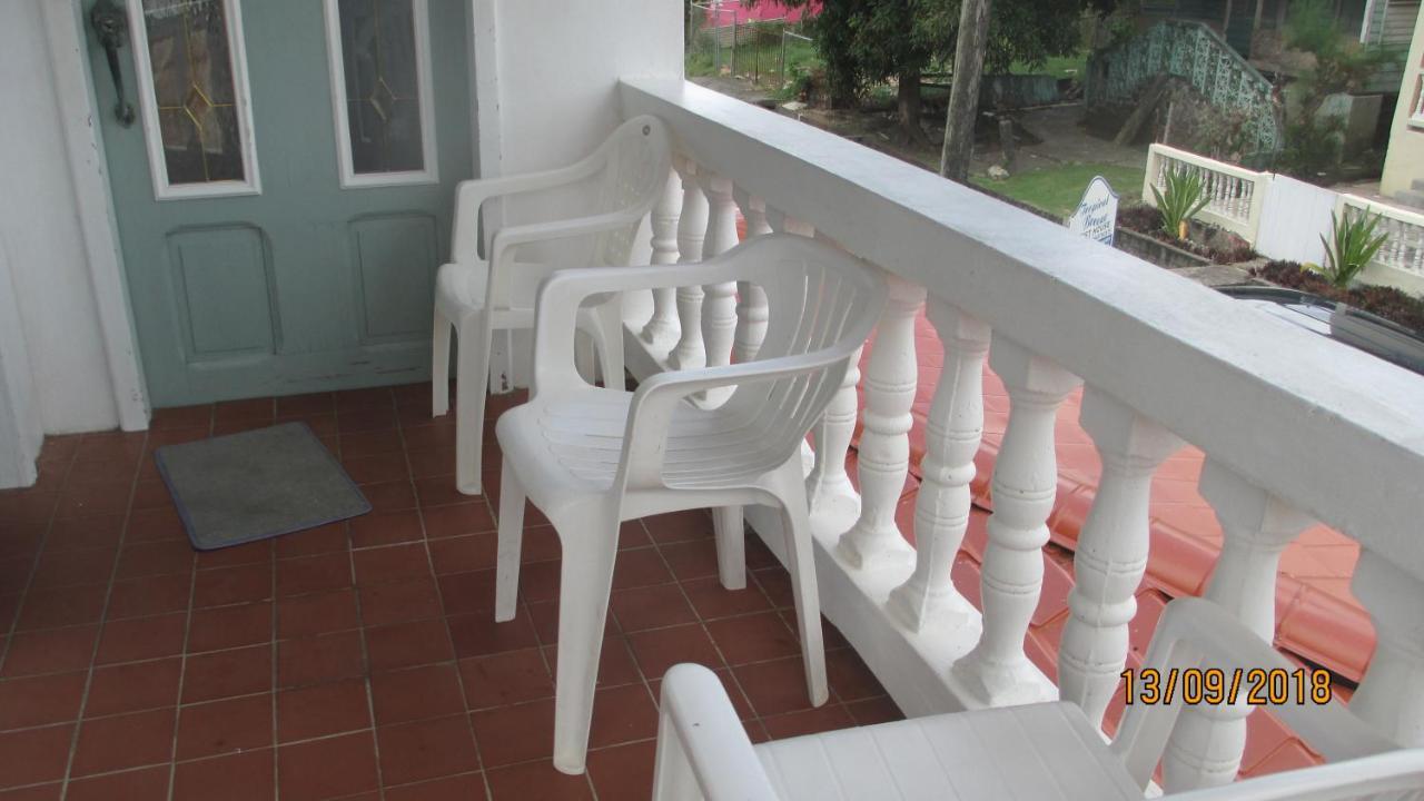 Tropical Breeze Vacation Home And Apartments Νησίδα Γκρος Εξωτερικό φωτογραφία