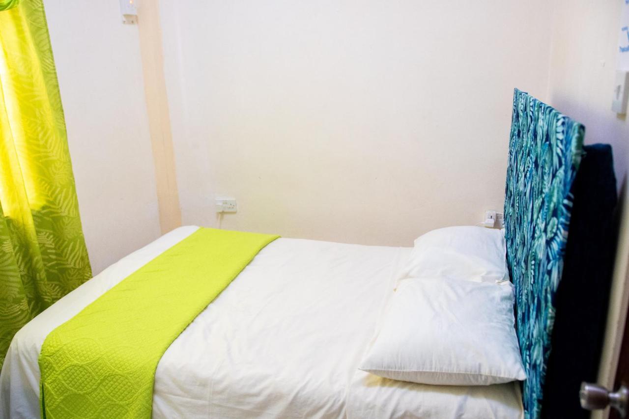 Tropical Breeze Vacation Home And Apartments Νησίδα Γκρος Εξωτερικό φωτογραφία