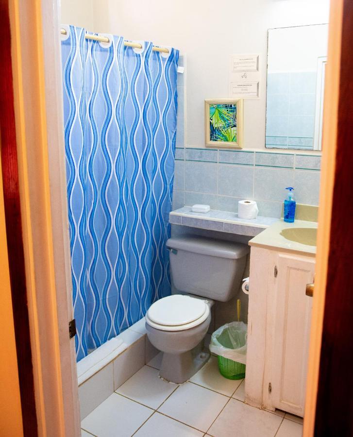 Tropical Breeze Vacation Home And Apartments Νησίδα Γκρος Εξωτερικό φωτογραφία