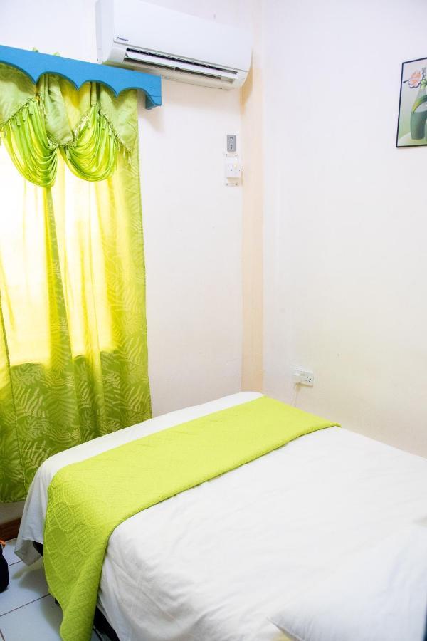 Tropical Breeze Vacation Home And Apartments Νησίδα Γκρος Εξωτερικό φωτογραφία