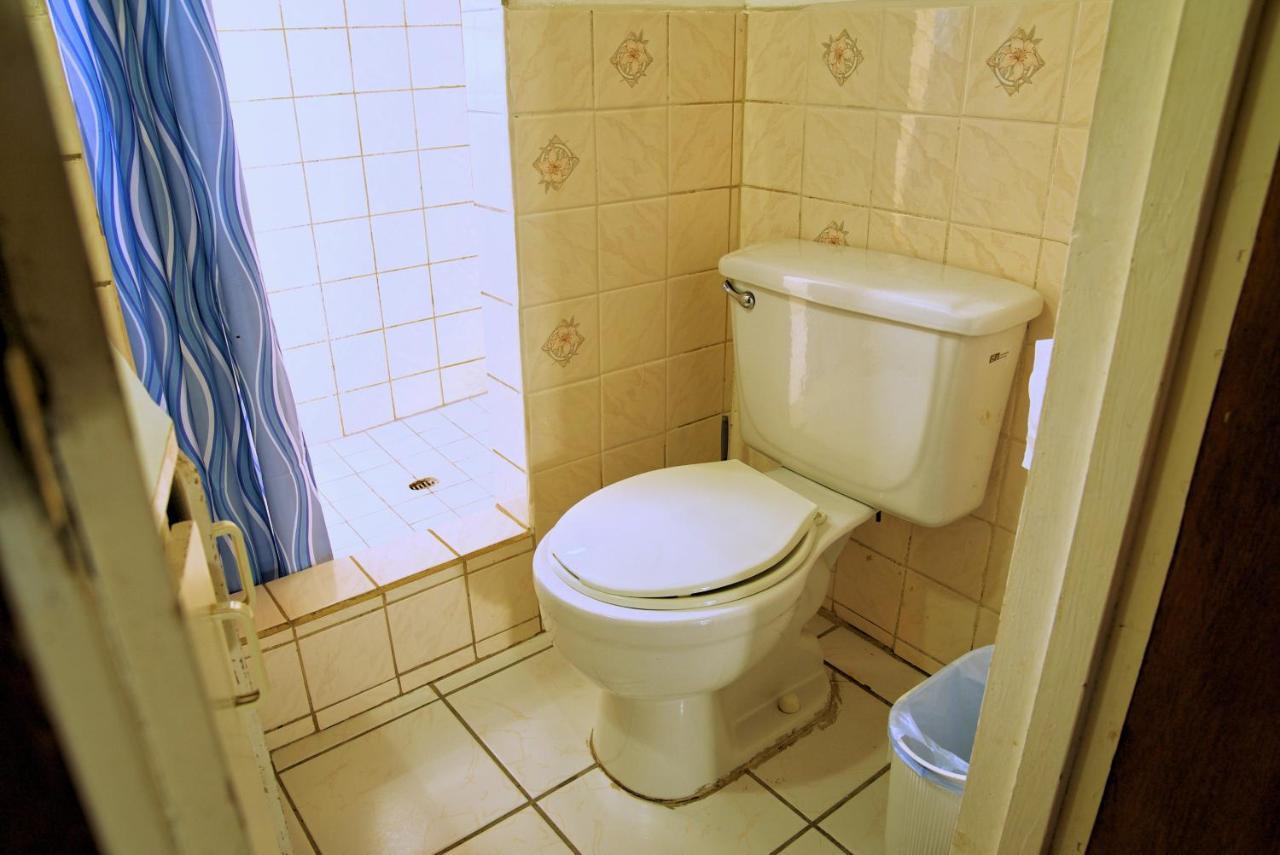 Tropical Breeze Vacation Home And Apartments Νησίδα Γκρος Εξωτερικό φωτογραφία