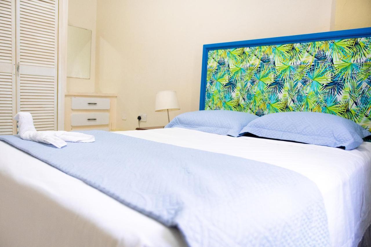 Tropical Breeze Vacation Home And Apartments Νησίδα Γκρος Εξωτερικό φωτογραφία