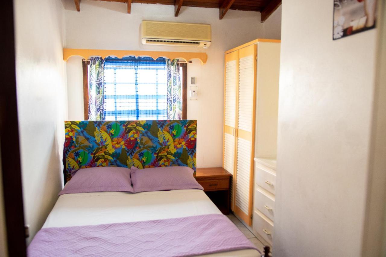 Tropical Breeze Vacation Home And Apartments Νησίδα Γκρος Εξωτερικό φωτογραφία