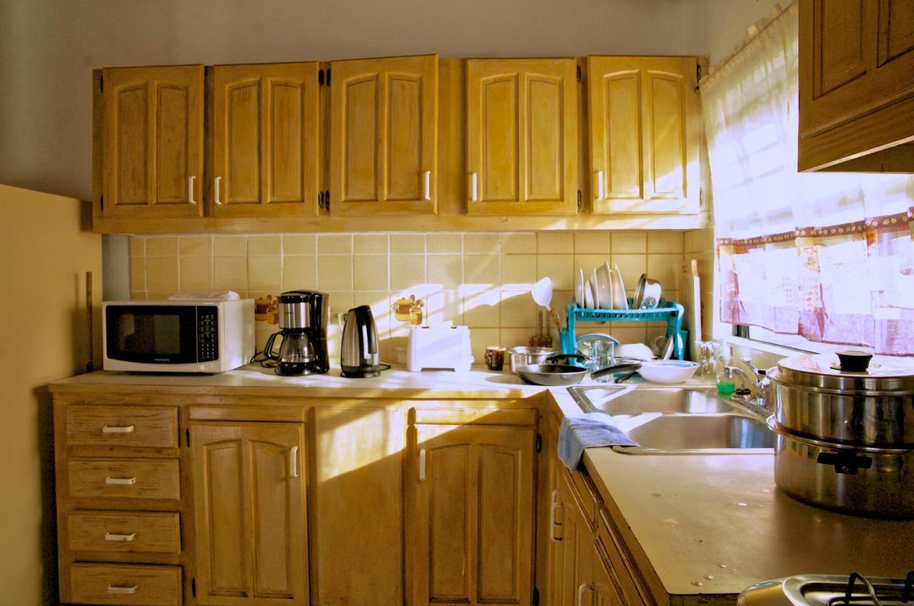 Tropical Breeze Vacation Home And Apartments Νησίδα Γκρος Εξωτερικό φωτογραφία