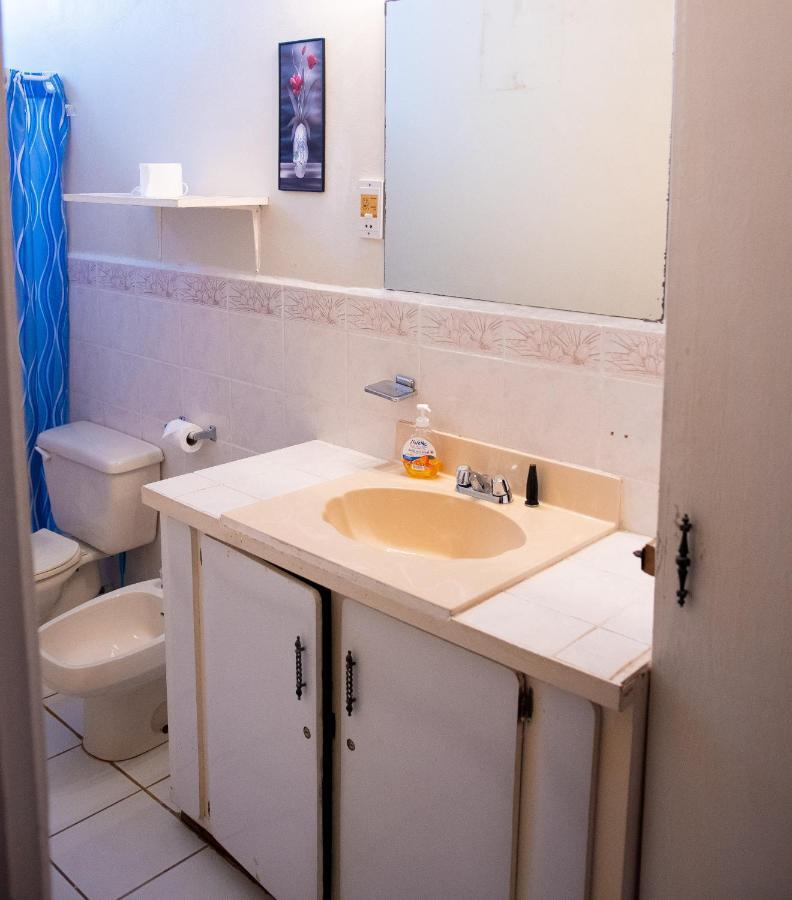Tropical Breeze Vacation Home And Apartments Νησίδα Γκρος Εξωτερικό φωτογραφία