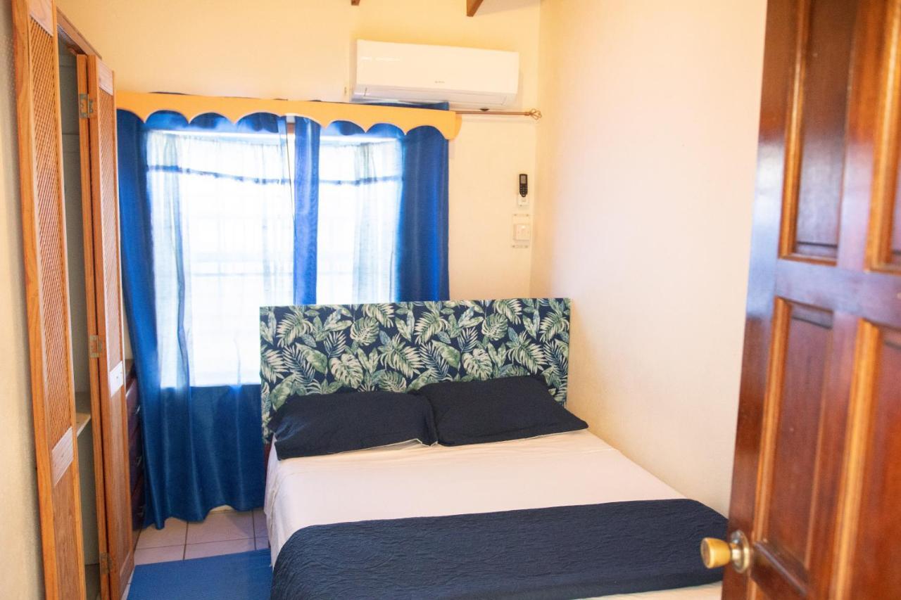 Tropical Breeze Vacation Home And Apartments Νησίδα Γκρος Εξωτερικό φωτογραφία