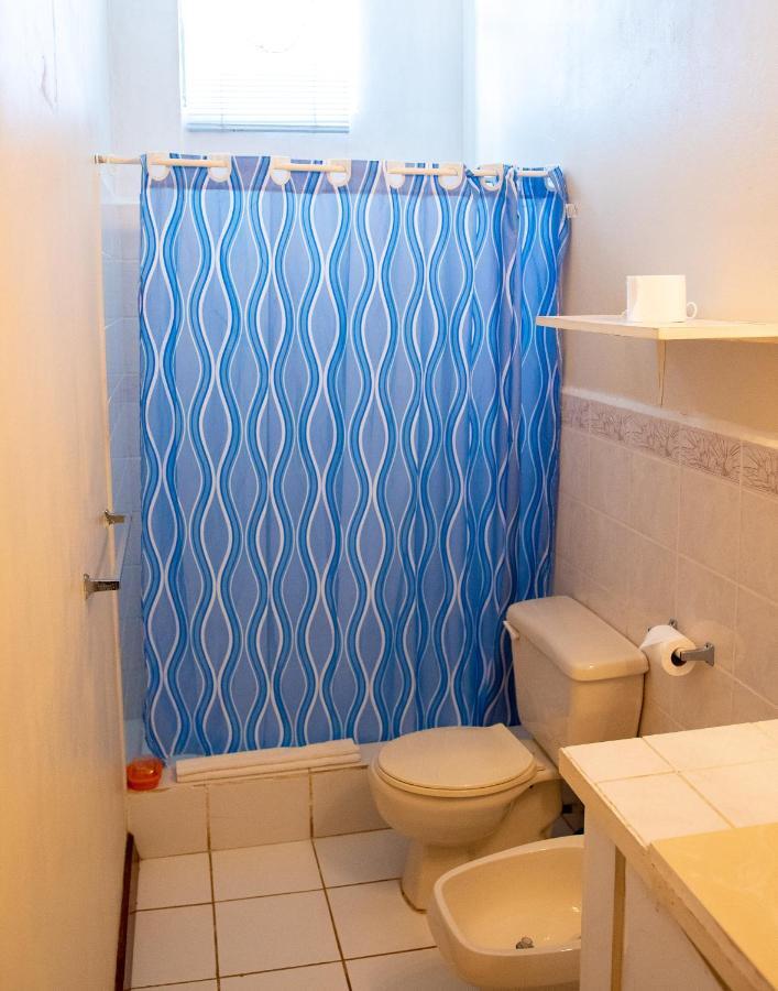 Tropical Breeze Vacation Home And Apartments Νησίδα Γκρος Εξωτερικό φωτογραφία