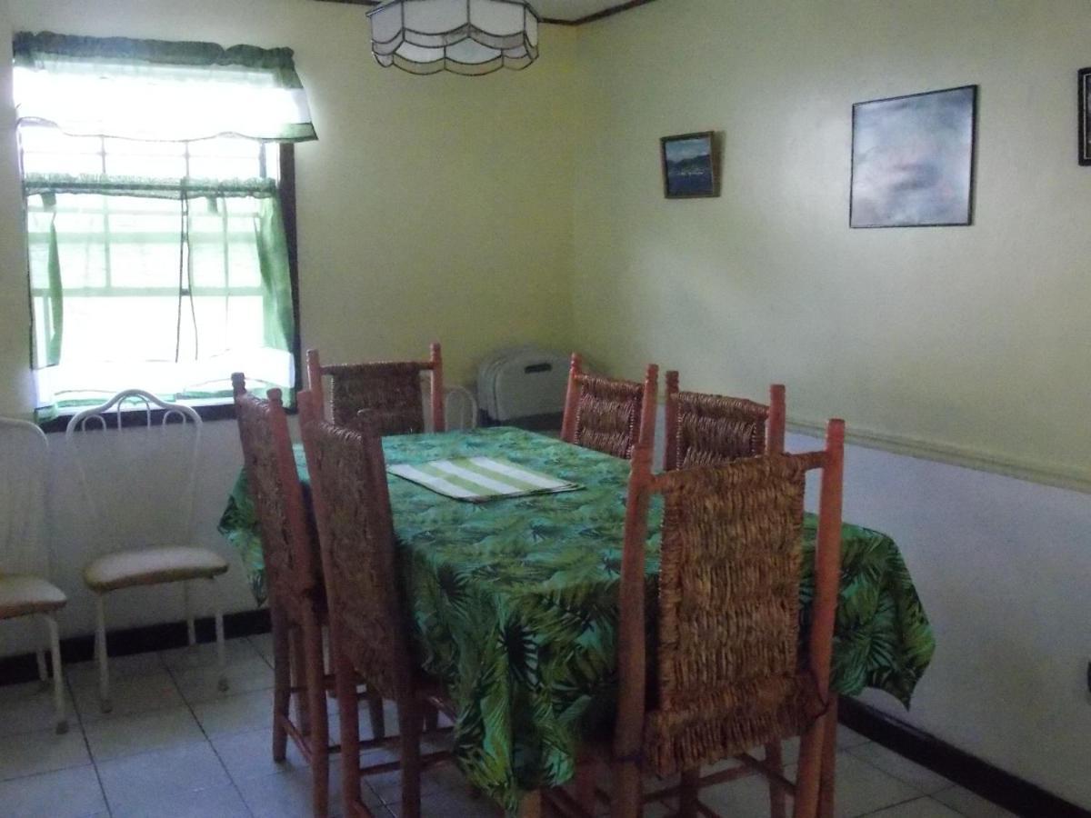Tropical Breeze Vacation Home And Apartments Νησίδα Γκρος Εξωτερικό φωτογραφία